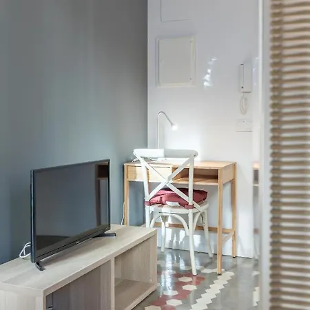 With Antique Floor & Lots Of Sun Light Hotel apartamentowy *