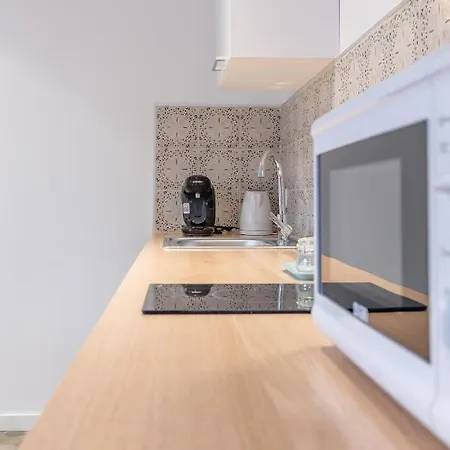 With Antique Floor & Lots Of Sun Light Hotel apartamentowy *