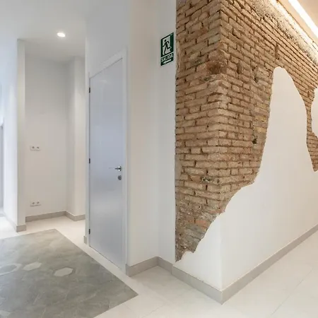 With Antique Floor & Lots Of Sun Light Hotel apartamentowy