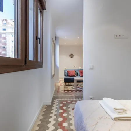 Hotel apartamentowy With Antique Floor & Lots Of Sun Light Walencja