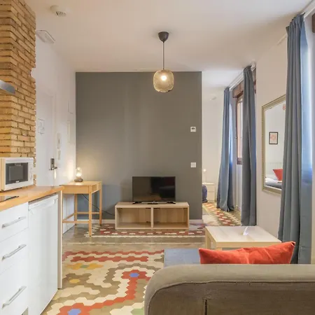 Apart-hotel With Antique Floor & Lots Of Sun Light 4*