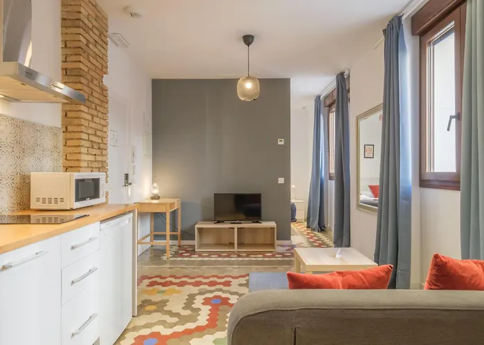 Aparthotel With Antique Floor & Lots Of Sun Light 4*